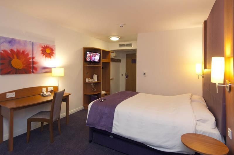 Premier Inn Bournemouth Central Eksteriør billede